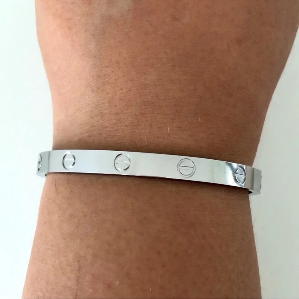 Generic Clip On Screw Bangle Bracelet in Silver